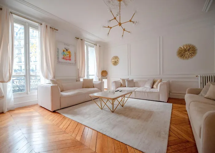 Cia - Haussmannian Delight